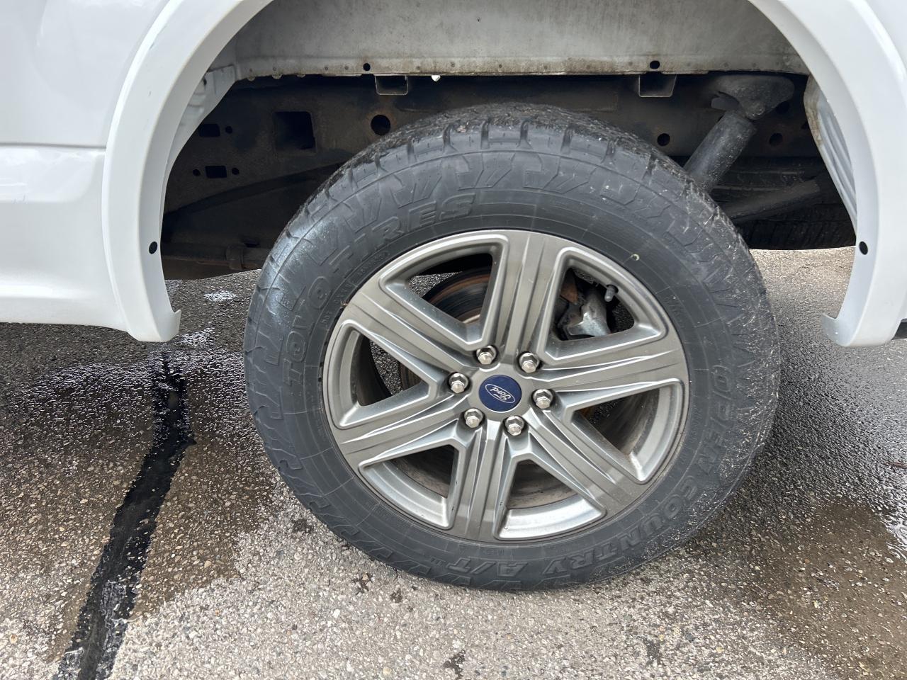 2018 Ford F-150 XLT, CLEAN CARFAX, 4X4, BACK UP CAMERA! - Photo #10