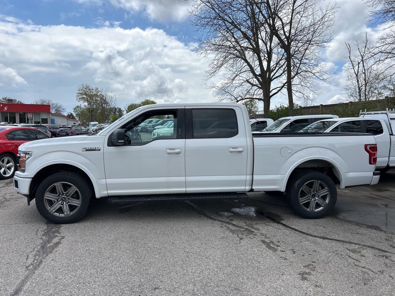 2018 Ford F-150 XLT, CLEAN CARFAX, 4X4, BACK UP CAMERA! - Photo #9