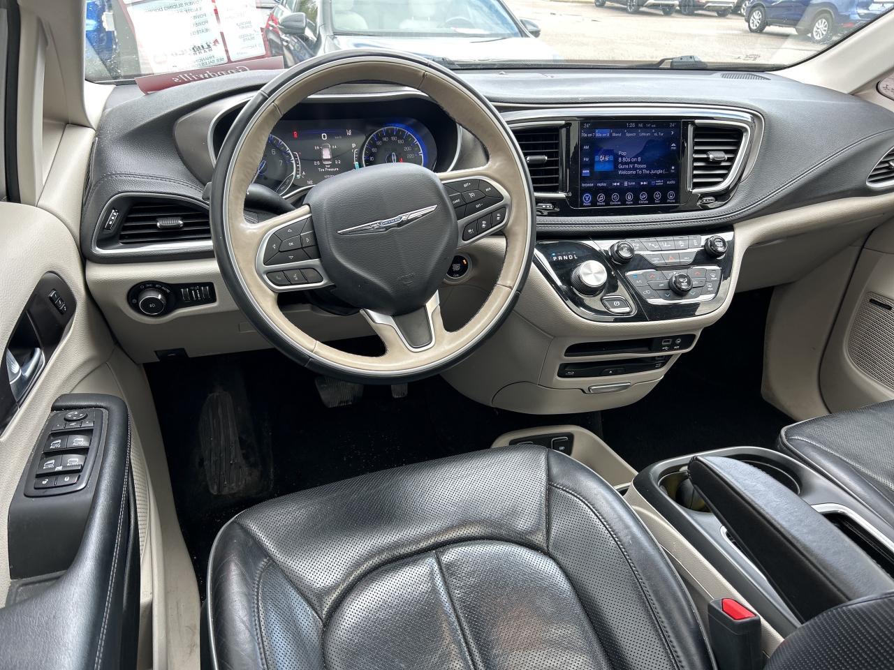 2017 Chrysler Pacifica LIMITED, HEATED/ COOLED LEATHER, NAV, SUNROOF! - Photo #14