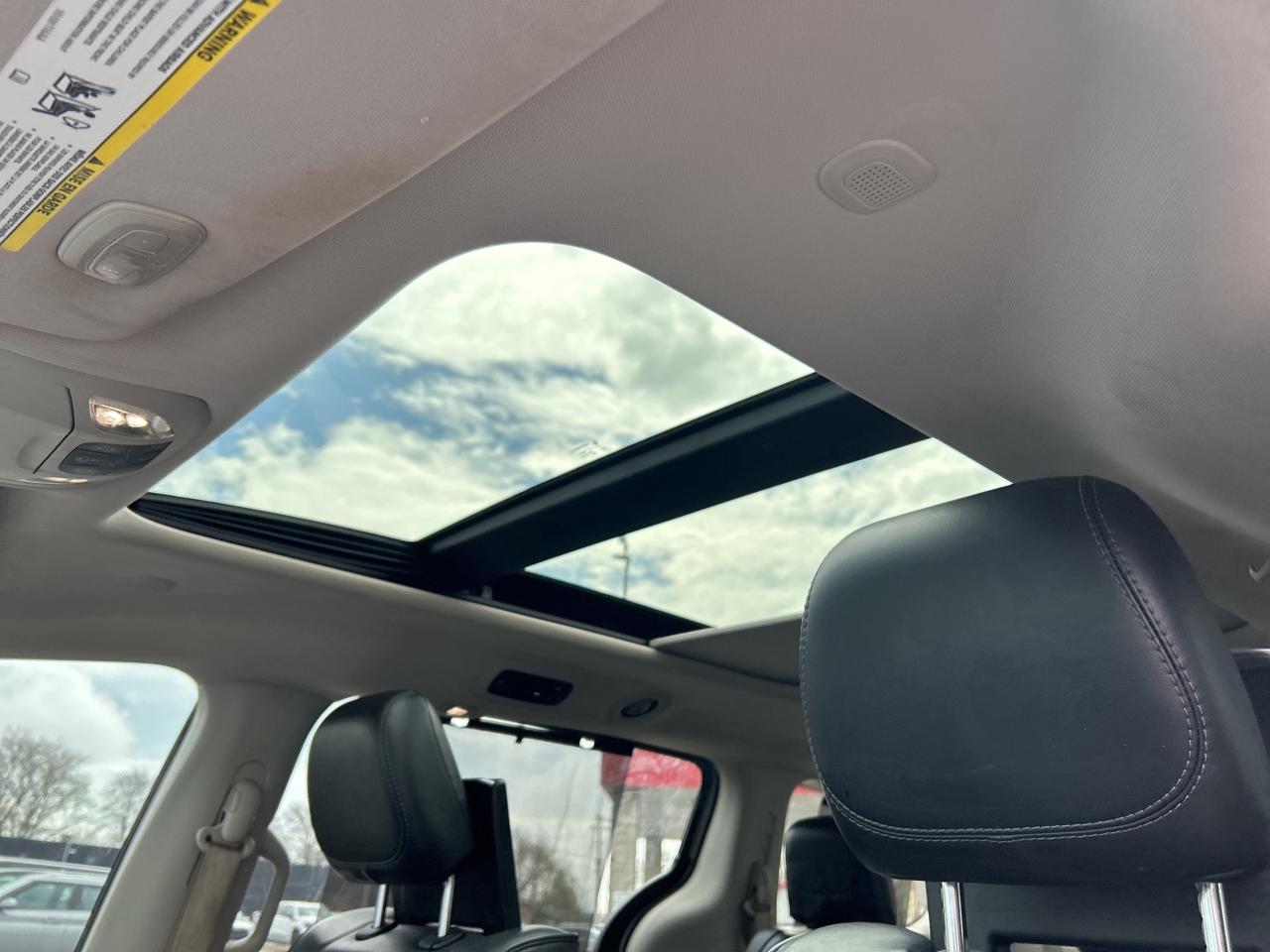 2017 Chrysler Pacifica LIMITED, HEATED/ COOLED LEATHER, NAV, SUNROOF! - Photo #18