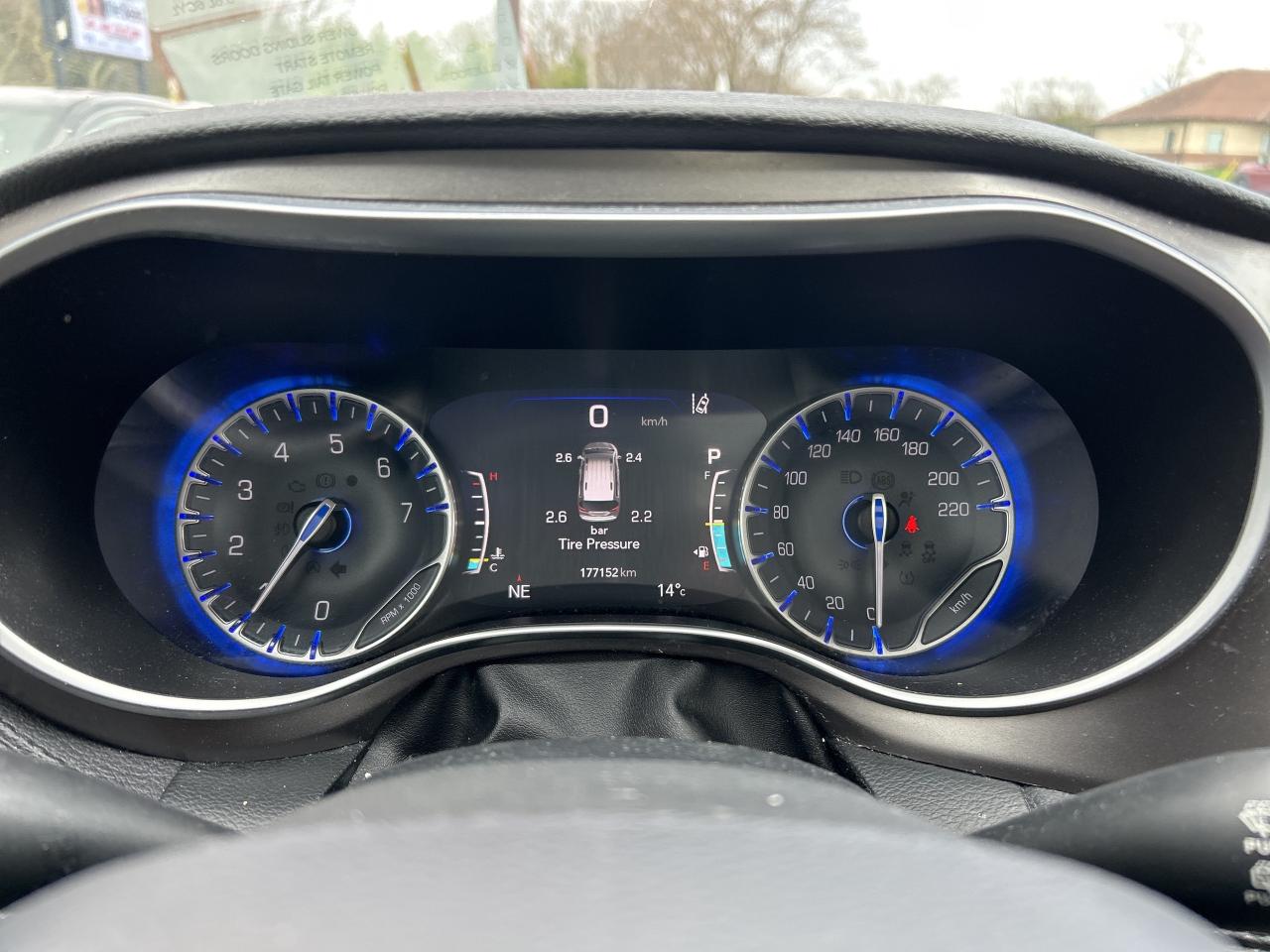 2017 Chrysler Pacifica LIMITED, HEATED/ COOLED LEATHER, NAV, SUNROOF! - Photo #20