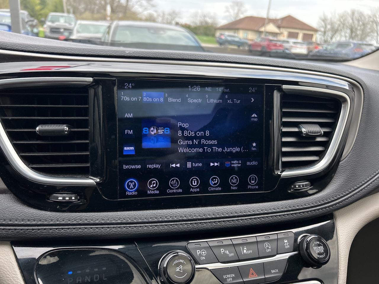 2017 Chrysler Pacifica LIMITED, HEATED/ COOLED LEATHER, NAV, SUNROOF! - Photo #21