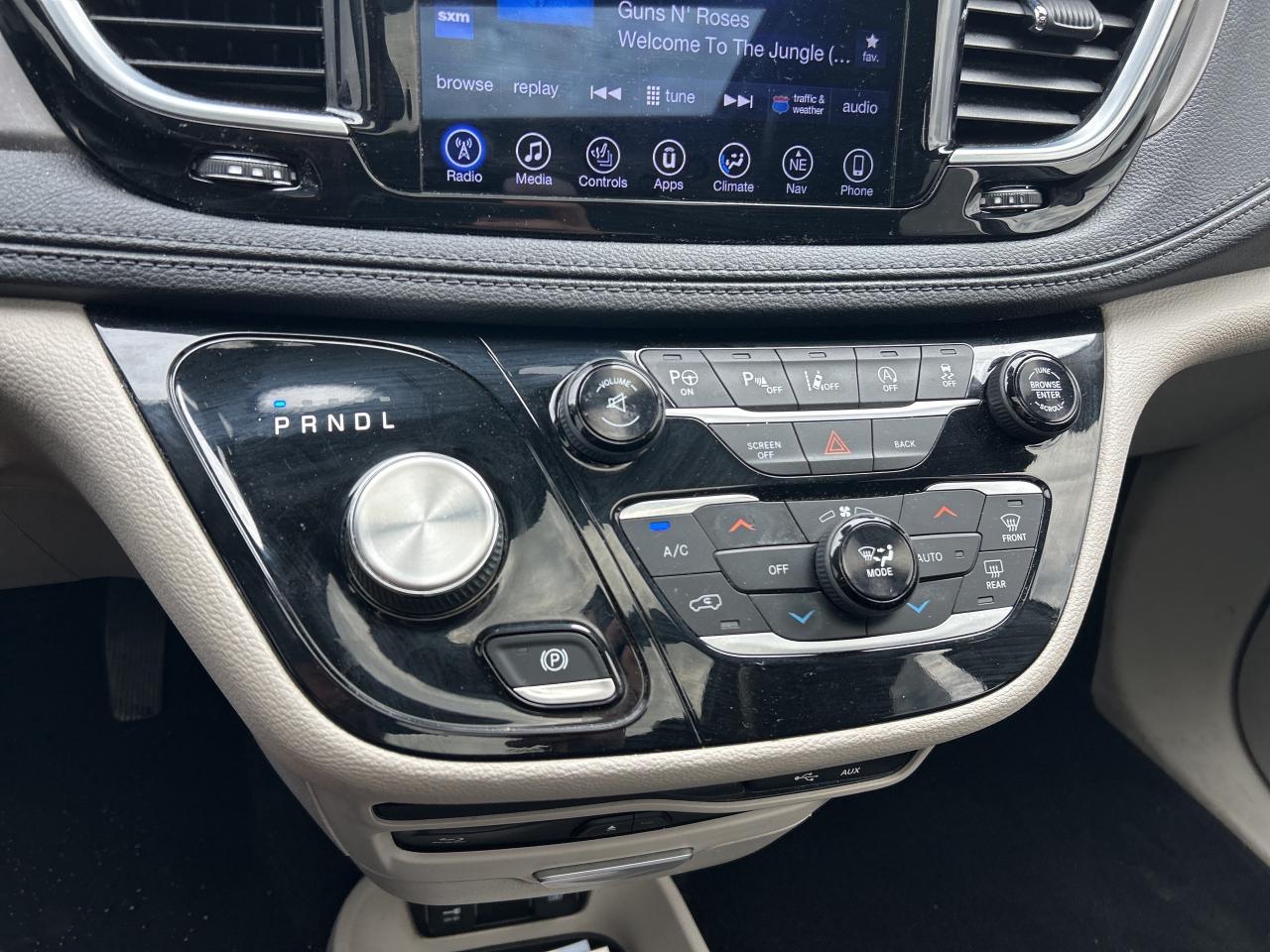 2017 Chrysler Pacifica LIMITED, HEATED/ COOLED LEATHER, NAV, SUNROOF! - Photo #22