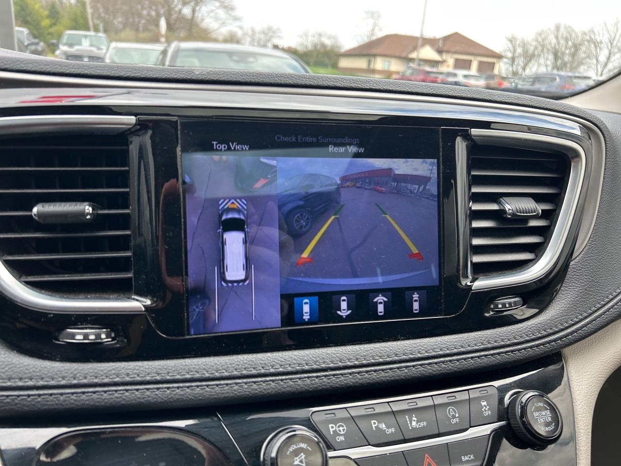 2017 Chrysler Pacifica LIMITED, HEATED/ COOLED LEATHER, NAV, SUNROOF! - Photo #23