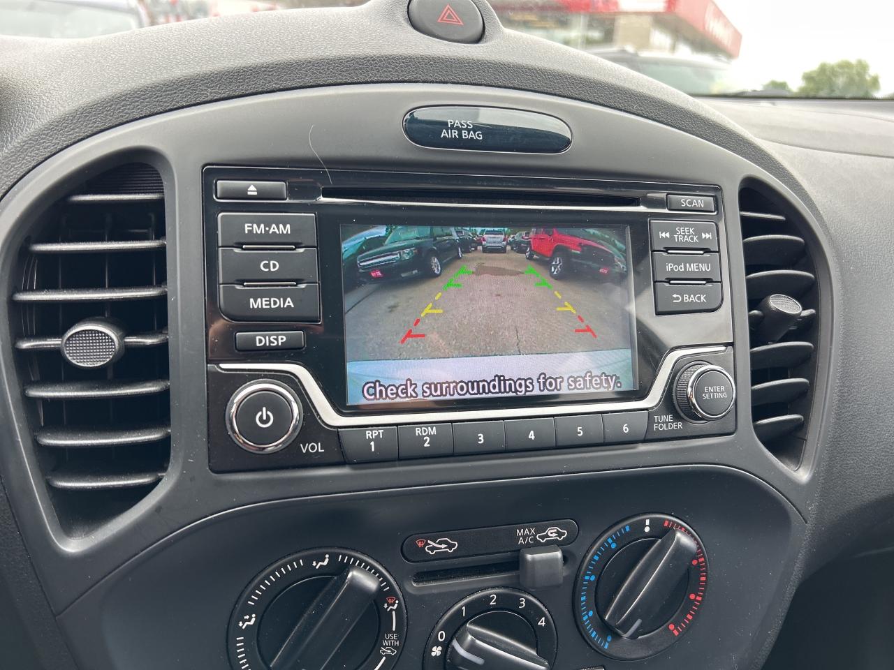 2017 Nissan Juke SV, 6 SPEED MANUAL, ONLY 49 000 KMS! - Photo #16