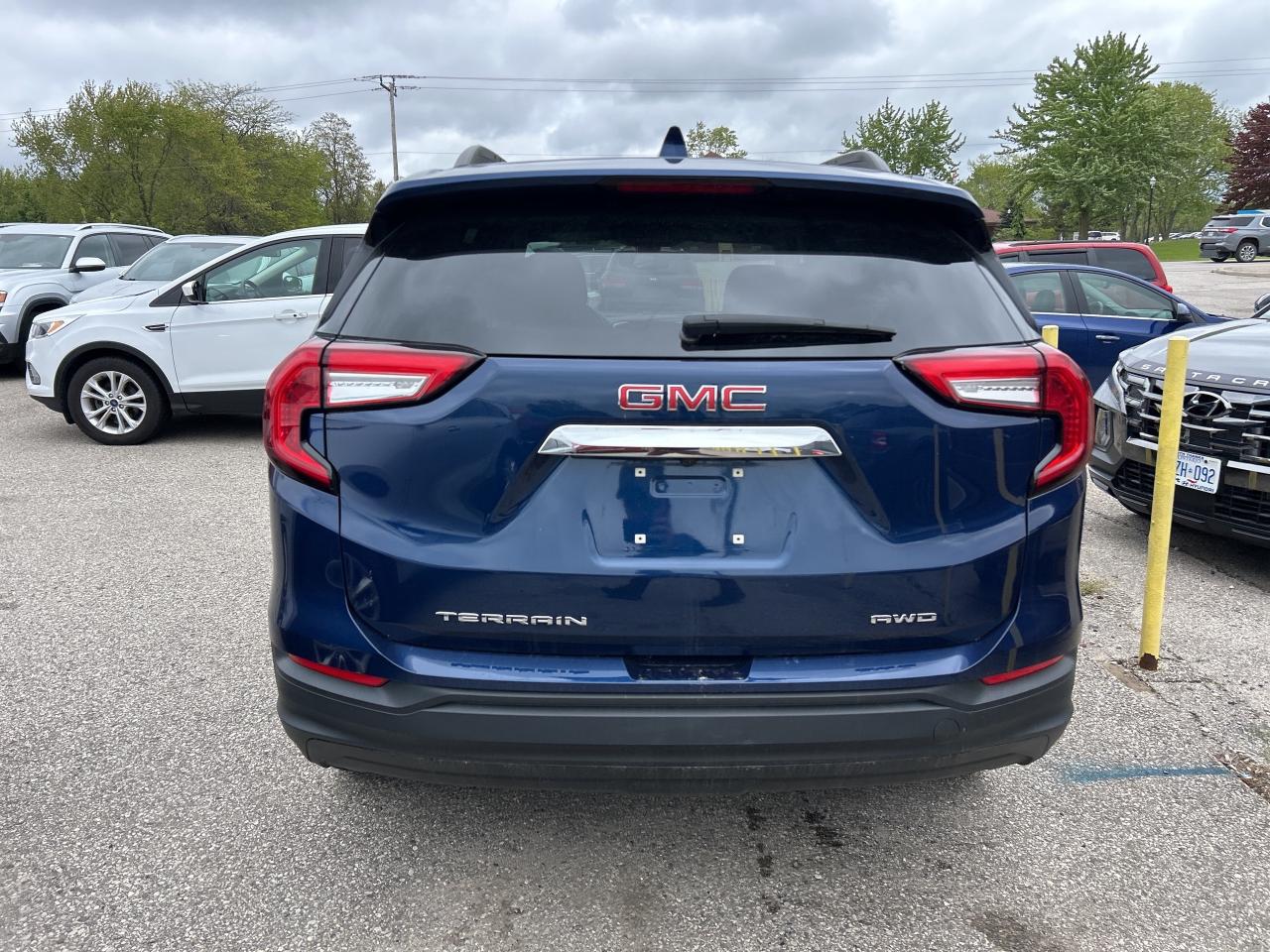 2023 GMC Terrain SLE, CLEAN CARFAX, REMOTE START, AWD! - Photo #6