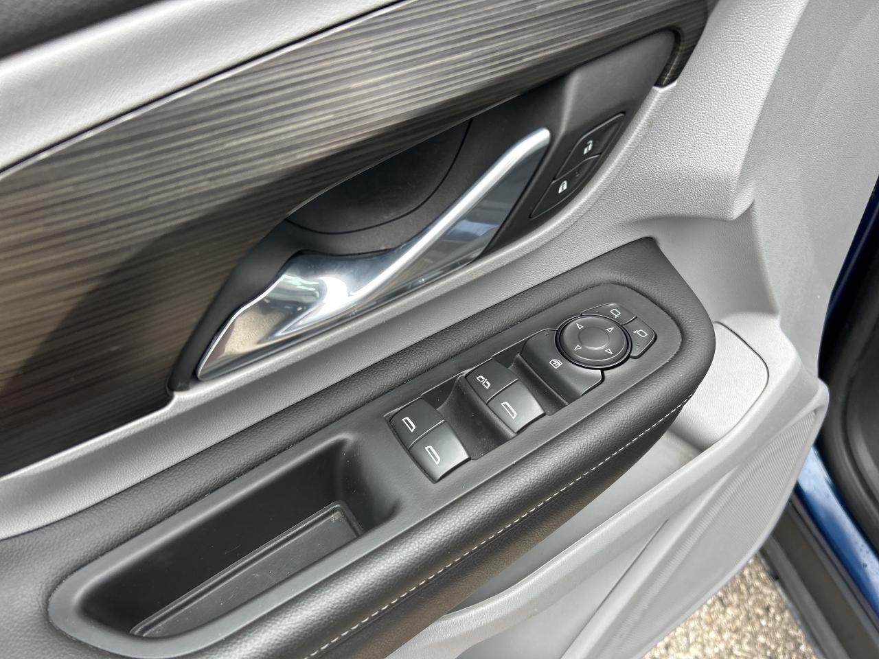 2023 GMC Terrain SLE, CLEAN CARFAX, REMOTE START, AWD! - Photo #14