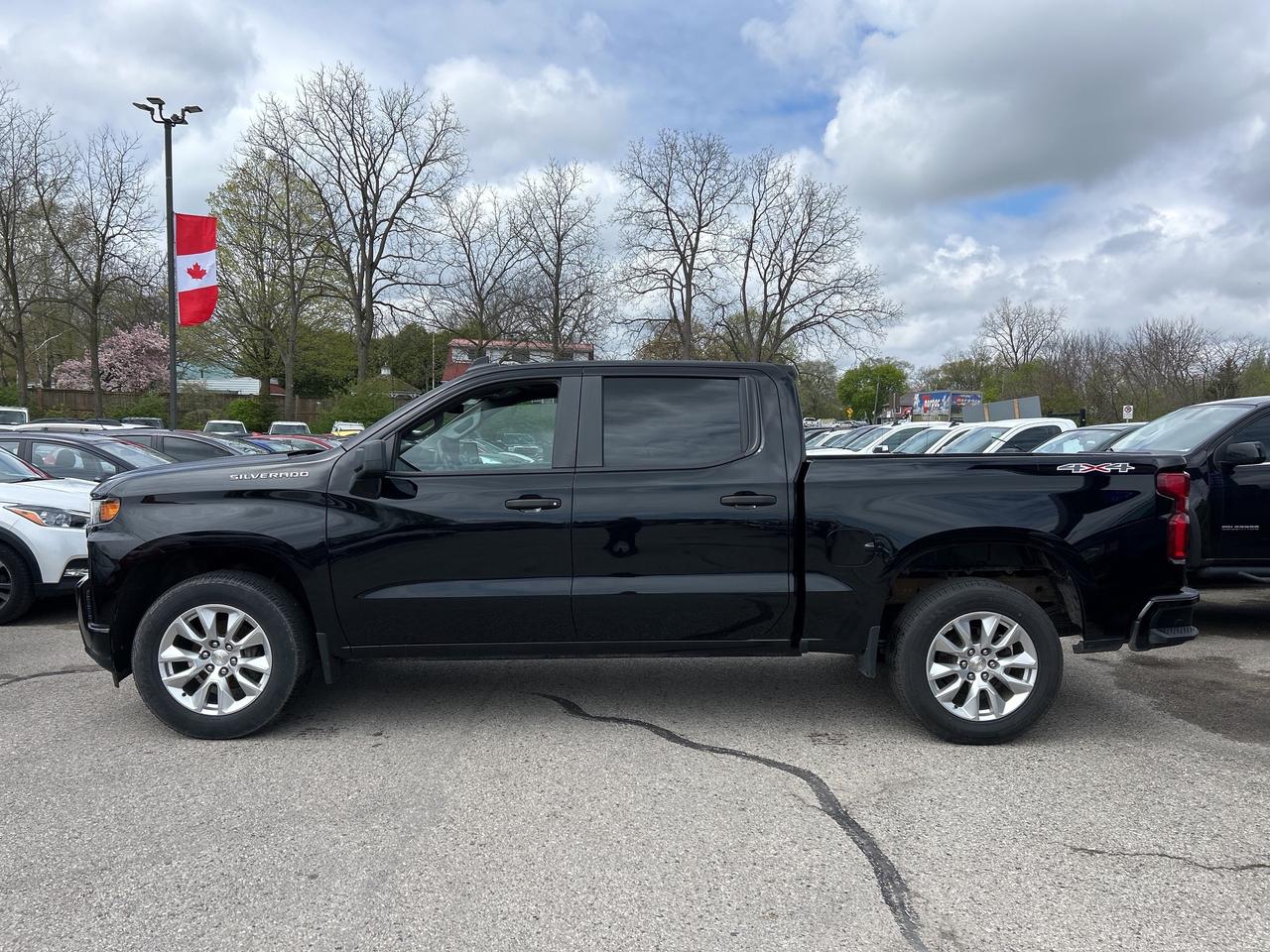 2021 Chevrolet Silverado 1500 CUSTOM, CLEAN CARFAX, BACK UP CAMERA! Photo