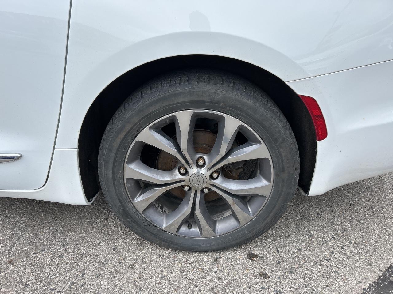 2020 Chrysler Pacifica LIMITED, REMOTE START, POWER SLIDING DOORS! - Photo #10