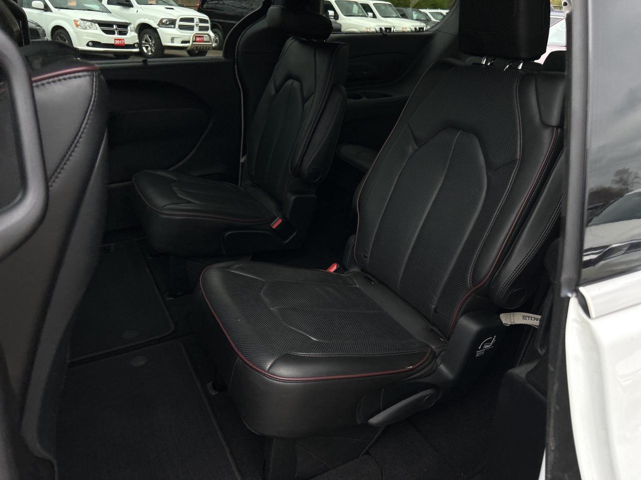 2020 Chrysler Pacifica LIMITED, REMOTE START, POWER SLIDING DOORS! - Photo #12