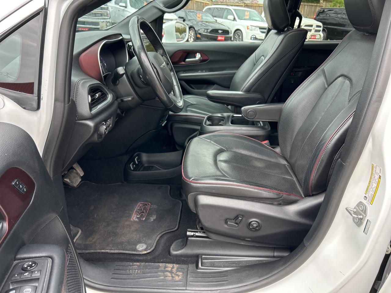 2020 Chrysler Pacifica LIMITED, REMOTE START, POWER SLIDING DOORS! - Photo #16