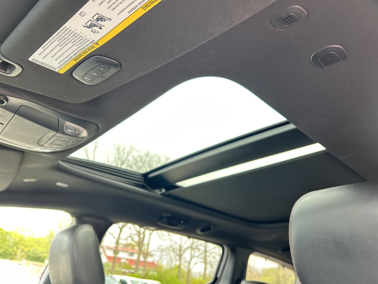 2020 Chrysler Pacifica LIMITED, REMOTE START, POWER SLIDING DOORS! - Photo #18