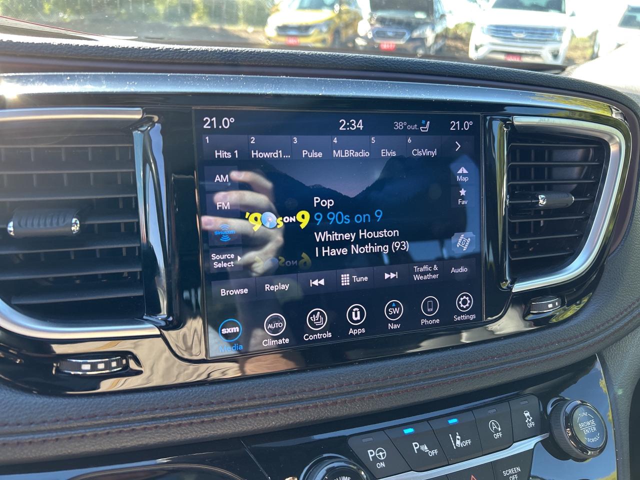 2020 Chrysler Pacifica LIMITED, REMOTE START, POWER SLIDING DOORS! - Photo #20