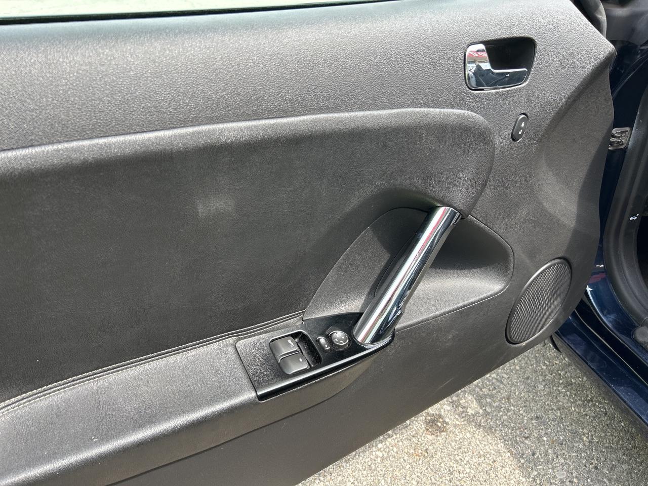 2007 Saturn Sky CONVERTIBLE, MANUAL TRANSMISSION! - Photo #9