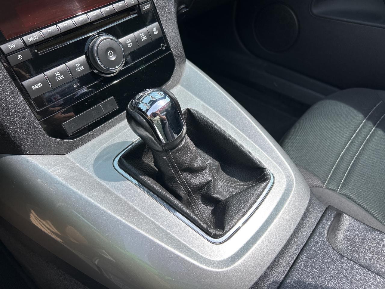 2007 Saturn Sky CONVERTIBLE, MANUAL TRANSMISSION! - Photo #15