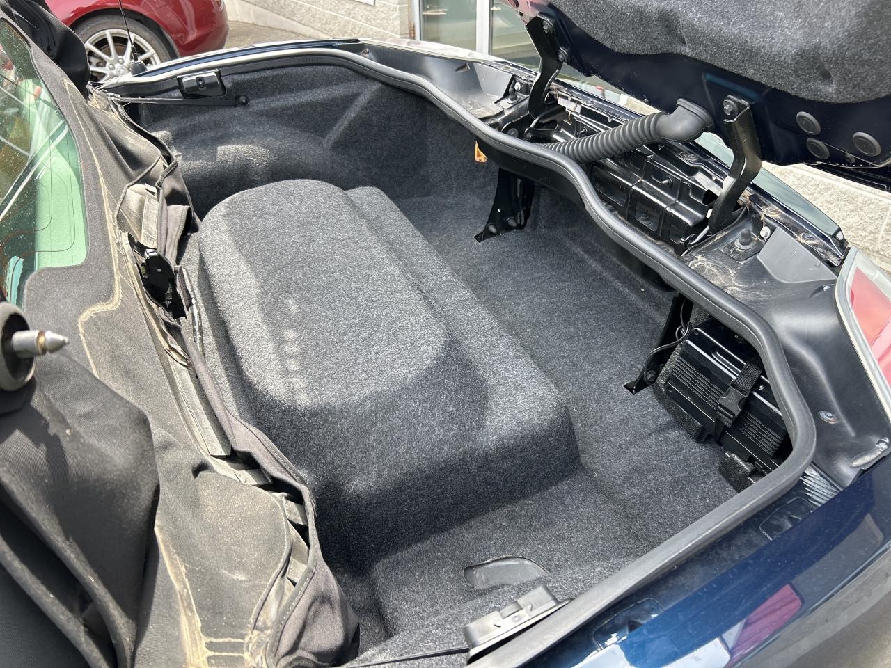 2007 Saturn Sky CONVERTIBLE, MANUAL TRANSMISSION! - Photo #16