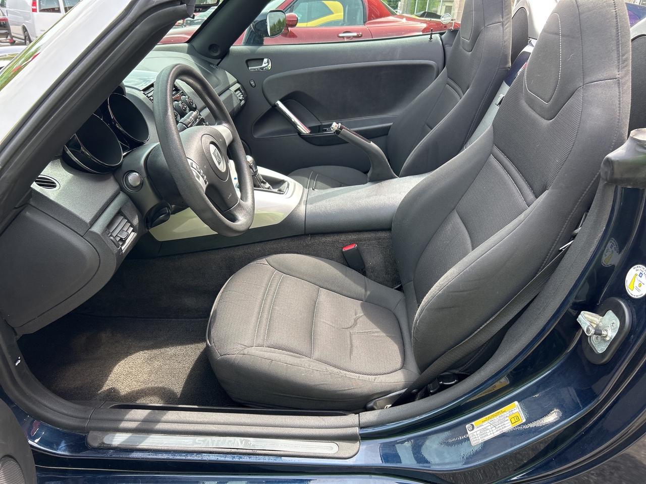2007 Saturn Sky CONVERTIBLE, MANUAL TRANSMISSION! - Photo #10