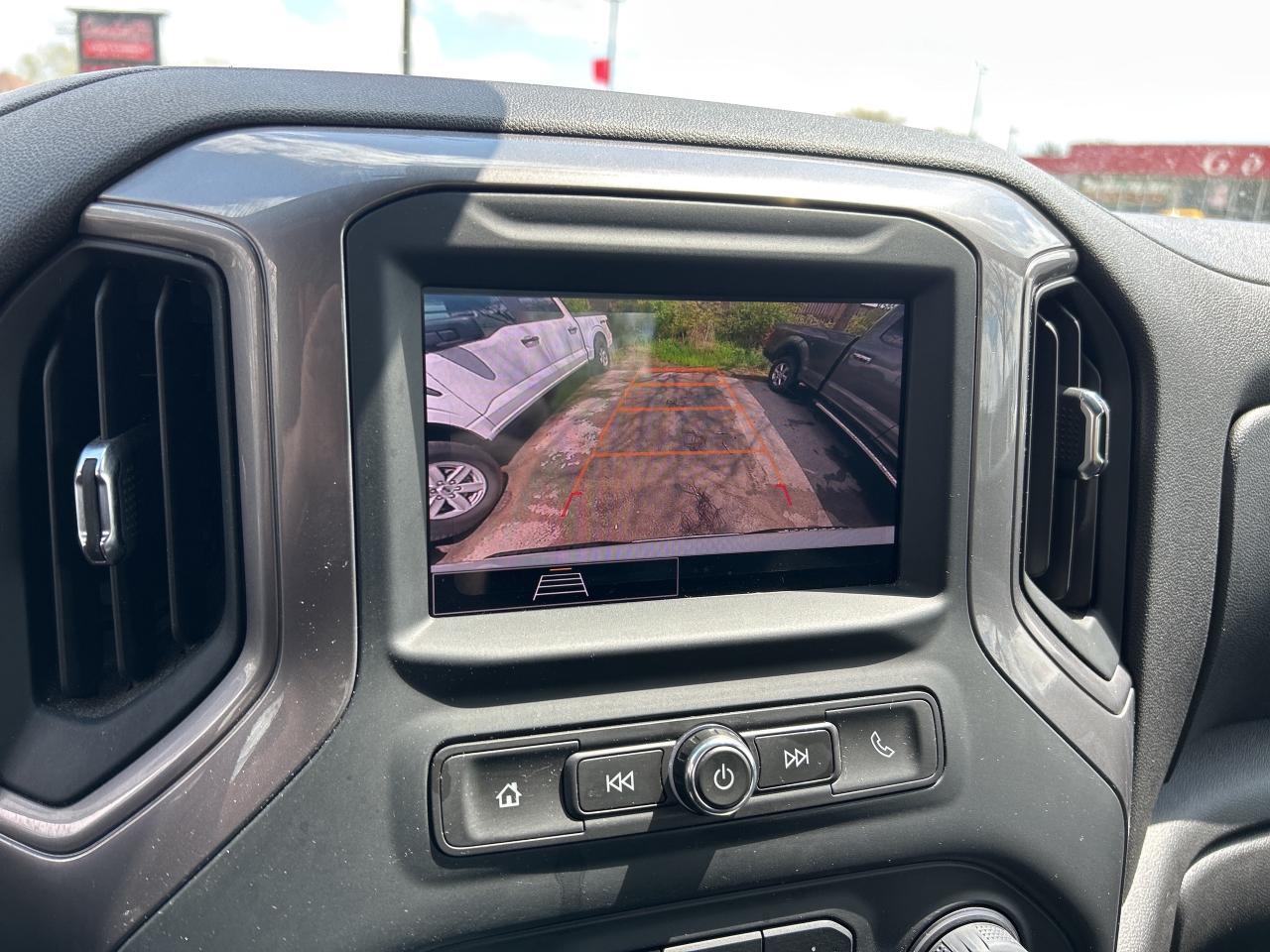 2023 Chevrolet Silverado 1500 CLEAN CARFAX, BALANCE OF FACTORY WARRANTY! - Photo #14