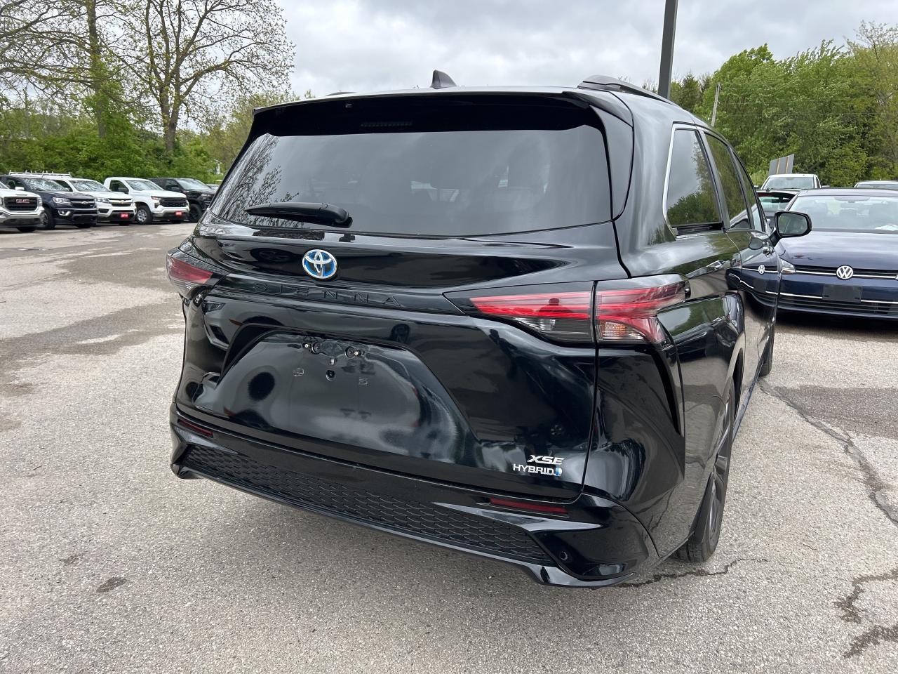2021 Toyota Sienna XSE 7-PASS, HYBRID, CLEAN CARFAX, SUNROOF, LEATHER - Photo #6