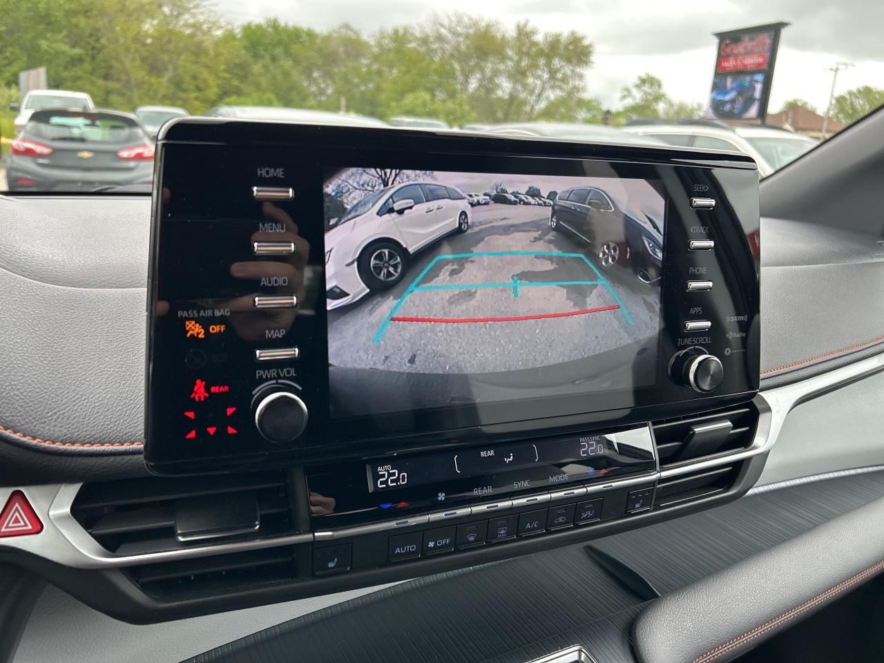 2021 Toyota Sienna XSE 7-PASS, HYBRID, CLEAN CARFAX, SUNROOF, LEATHER - Photo #21