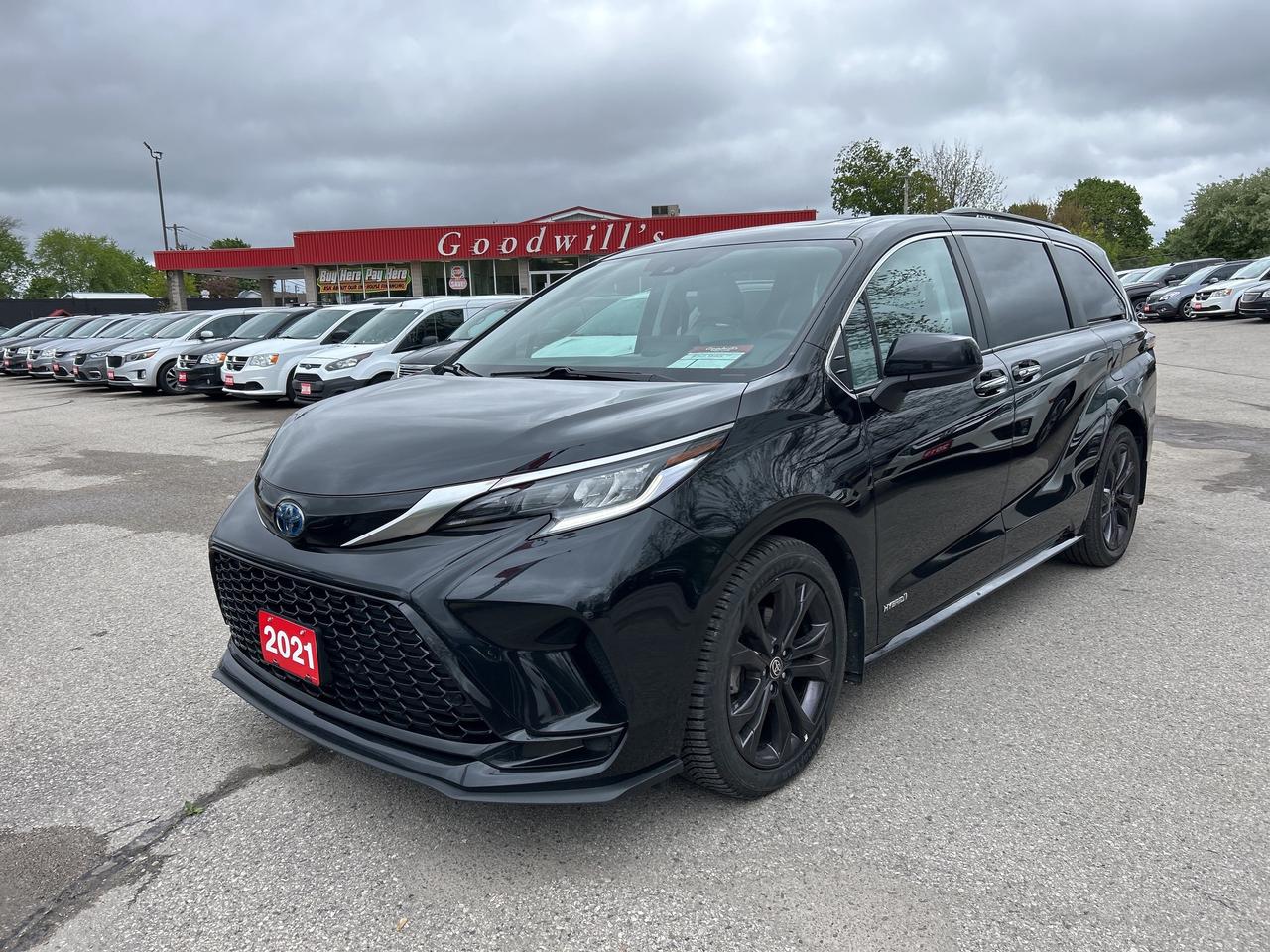 2021 Toyota Sienna XSE 7-PASS, HYBRID, CLEAN CARFAX, SUNROOF, LEATHER Photo