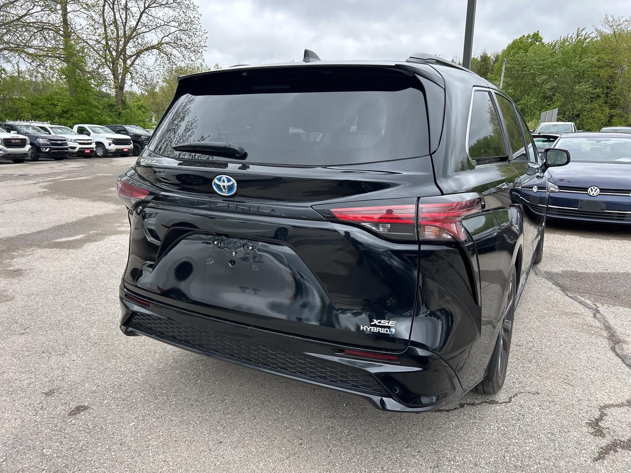 2021 Toyota Sienna XSE 7-PASS, HYBRID, CLEAN CARFAX, SUNROOF, LEATHER Photo