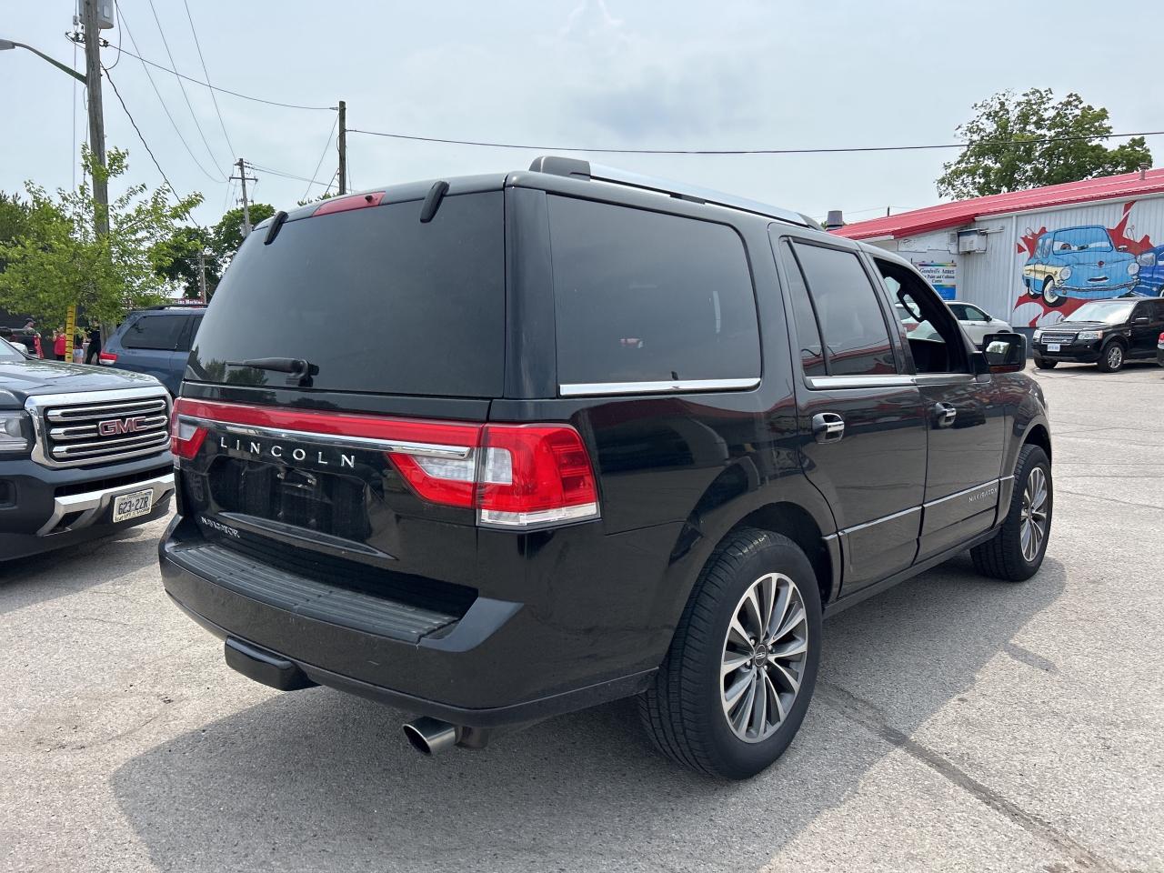 2017 Lincoln Navigator SELECT, 7 PASSENGER, REMOTE START, LEATHER! - Photo #6