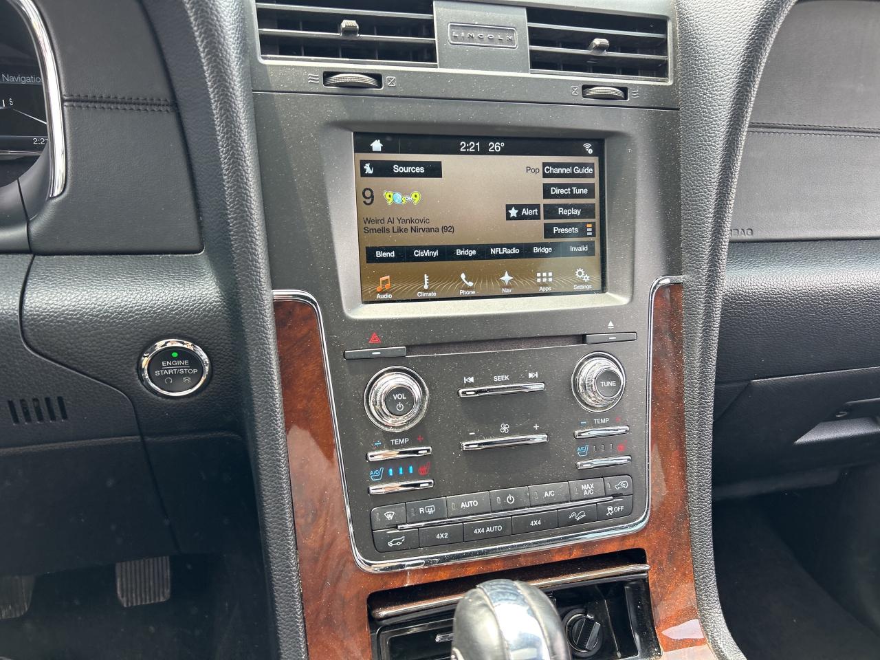 2017 Lincoln Navigator SELECT, 7 PASSENGER, REMOTE START, LEATHER! - Photo #19