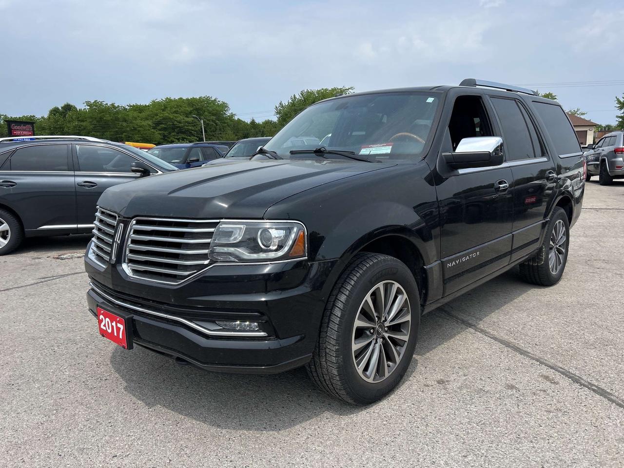 2017 Lincoln Navigator SELECT, 7 PASSENGER, REMOTE START, LEATHER! - Photo #2
