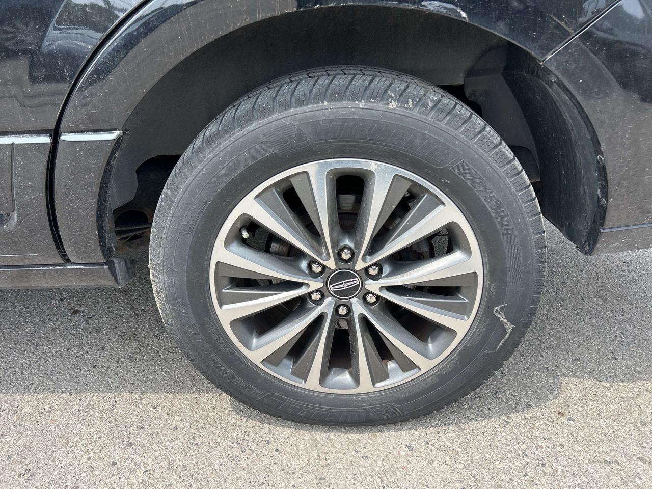 2017 Lincoln Navigator SELECT, 7 PASSENGER, REMOTE START, LEATHER! Photo