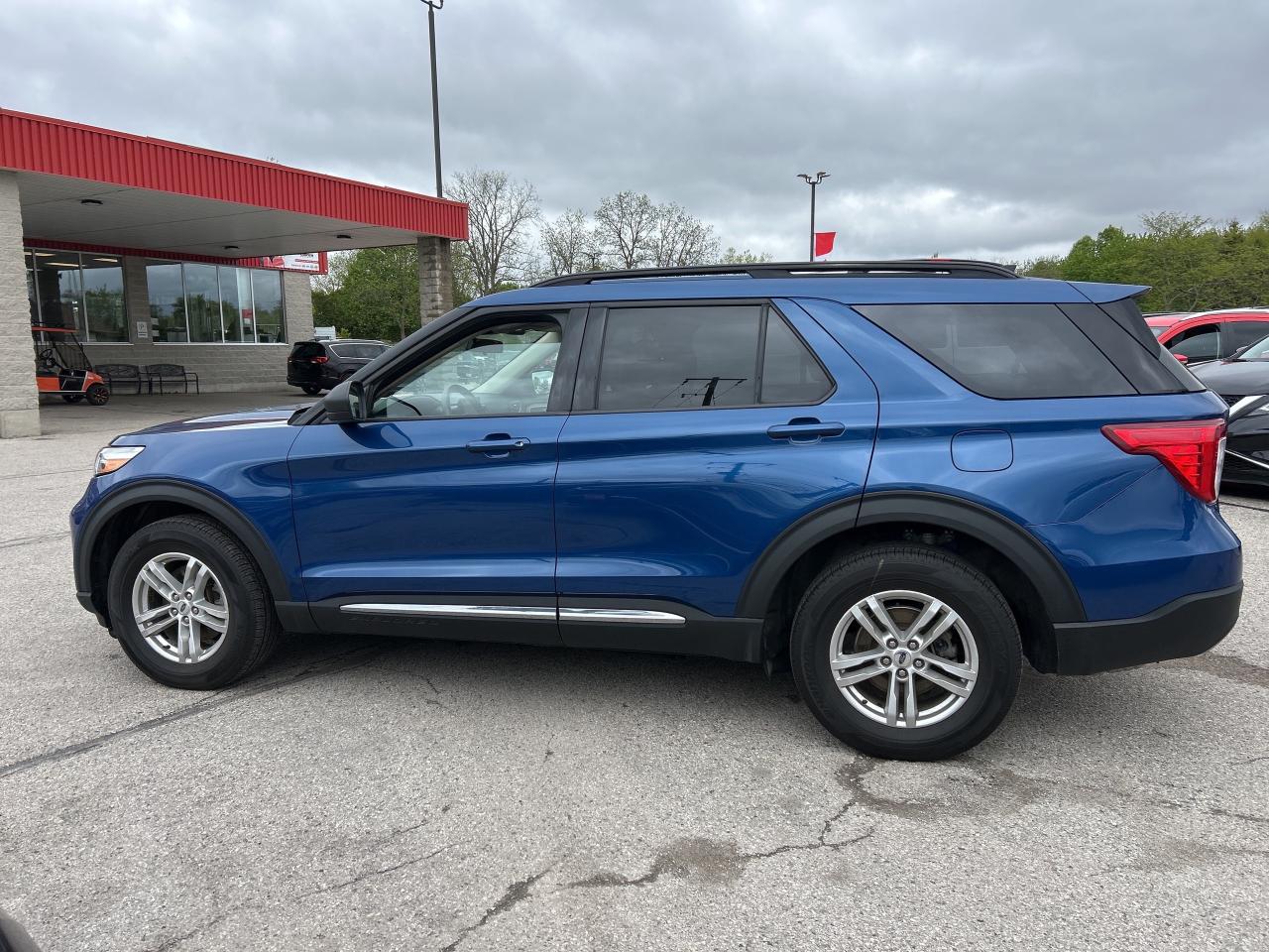 2021 Ford Explorer XLT, CLEAN CARFAX, HEATED LEATHER, REMOTE START! - Photo #9