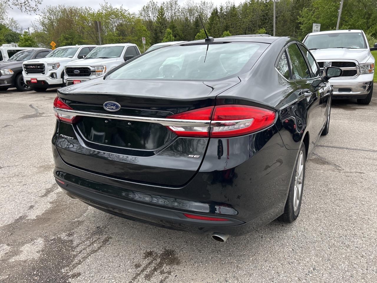 2017 Ford Fusion SE, CLEAN CARFAX, CLOTH SEATS, BACK UP CAMERA! - Photo #6