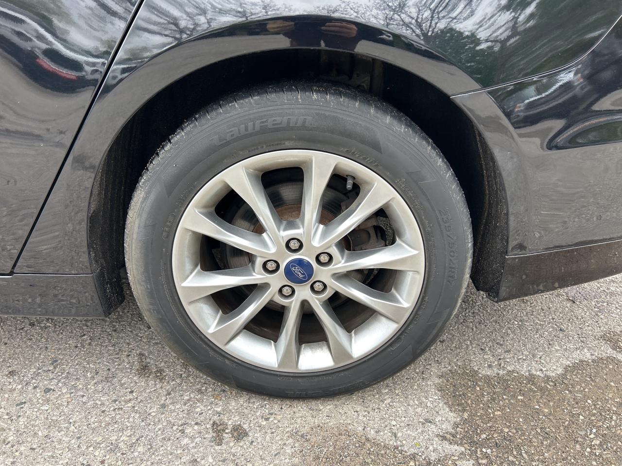 2017 Ford Fusion SE, CLEAN CARFAX, CLOTH SEATS, BACK UP CAMERA! - Photo #10