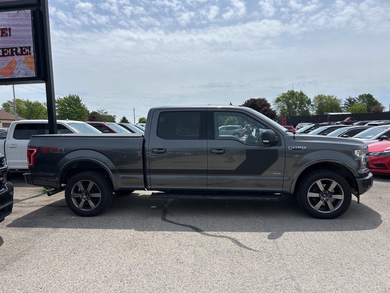 2017 Ford F-150 FX4, CLEAN CARFAX, REMOTE START, ECO BOOST, 4X4! - Photo #5