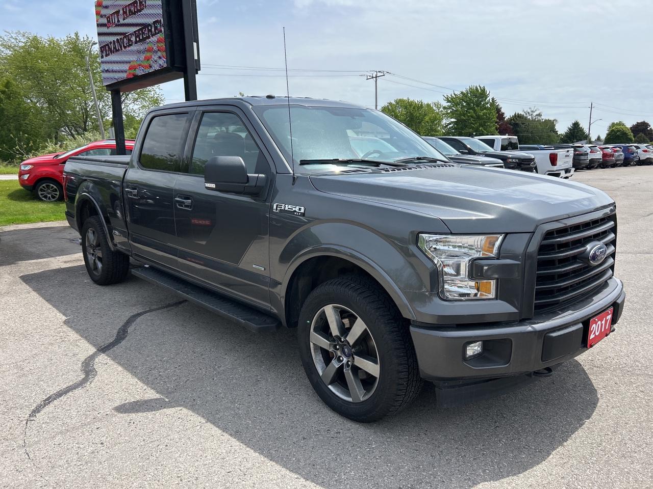 2017 Ford F-150 FX4, CLEAN CARFAX, REMOTE START, ECO BOOST, 4X4! - Photo #4