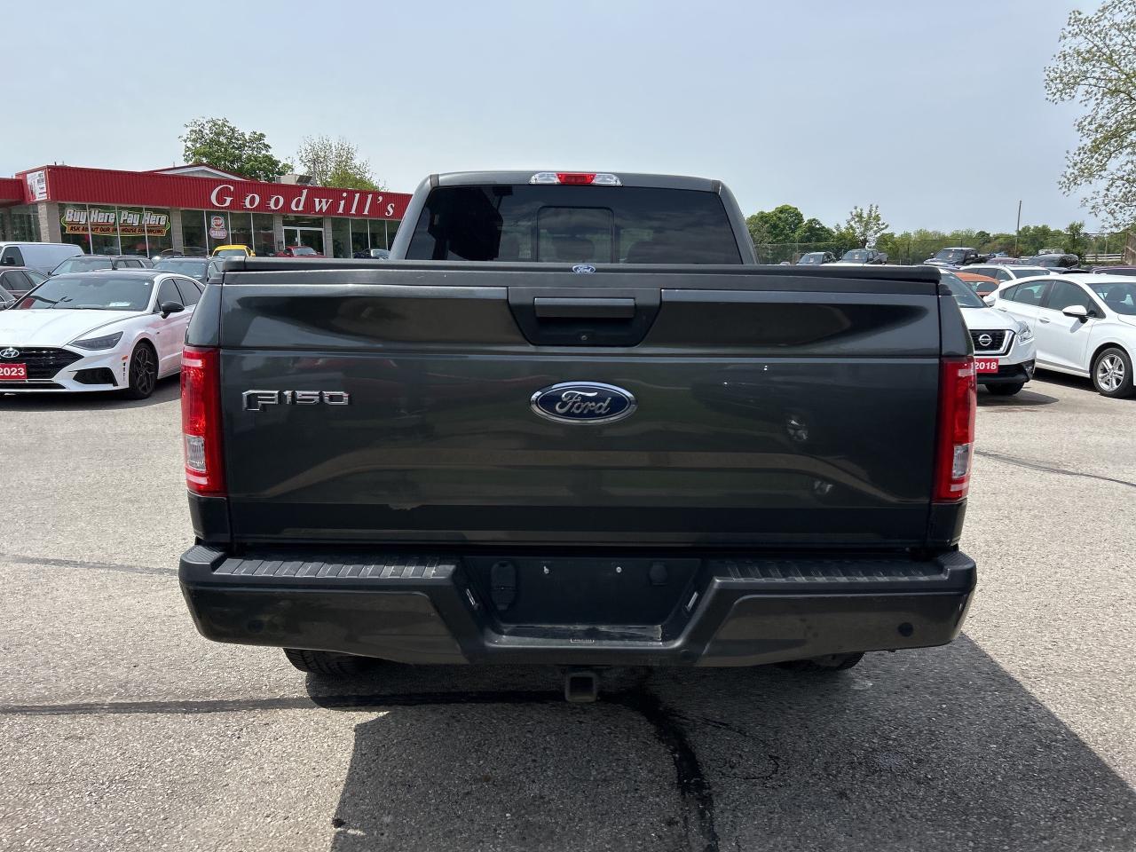 2017 Ford F-150 FX4, CLEAN CARFAX, REMOTE START, ECO BOOST, 4X4! - Photo #7