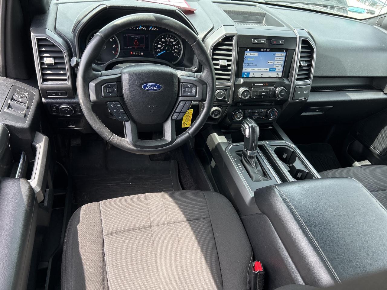 2017 Ford F-150 FX4, CLEAN CARFAX, REMOTE START, ECO BOOST, 4X4! - Photo #11