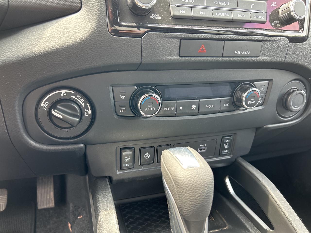2022 Nissan Frontier SV, REMOTE START, BACK UP CAMERA, CLEAN CARFAX! - Photo #16