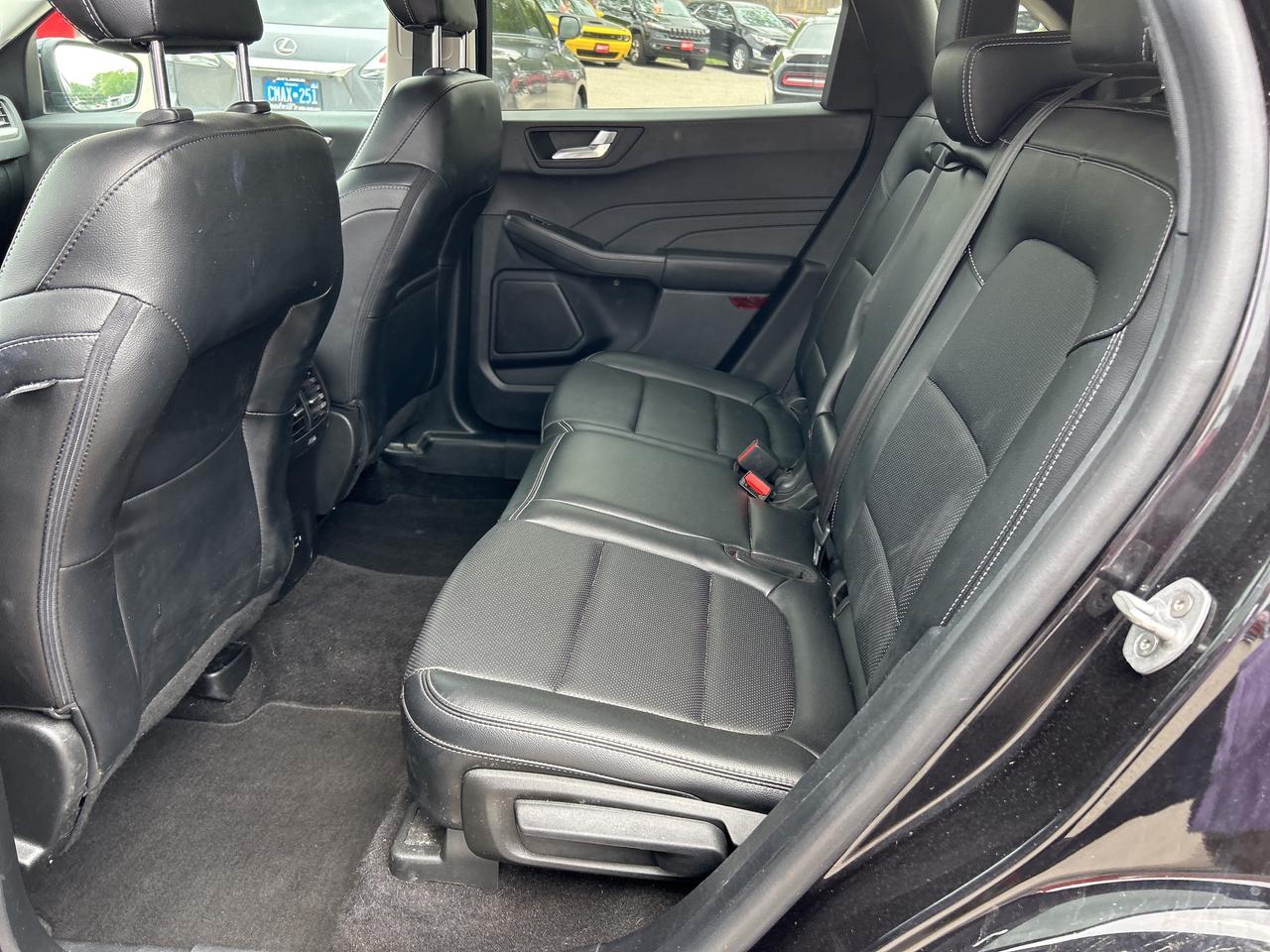 2022 Ford Escape SEL, CLEAN CARFAX, HEATED LEATHER, REMOTE START! Photo