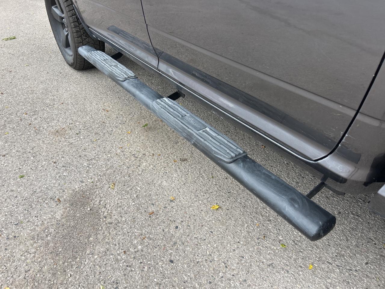 2019 RAM 1500 Classic EXPRESS, CREW CAB, 4X4, 6 PASSENGER! - Photo #11