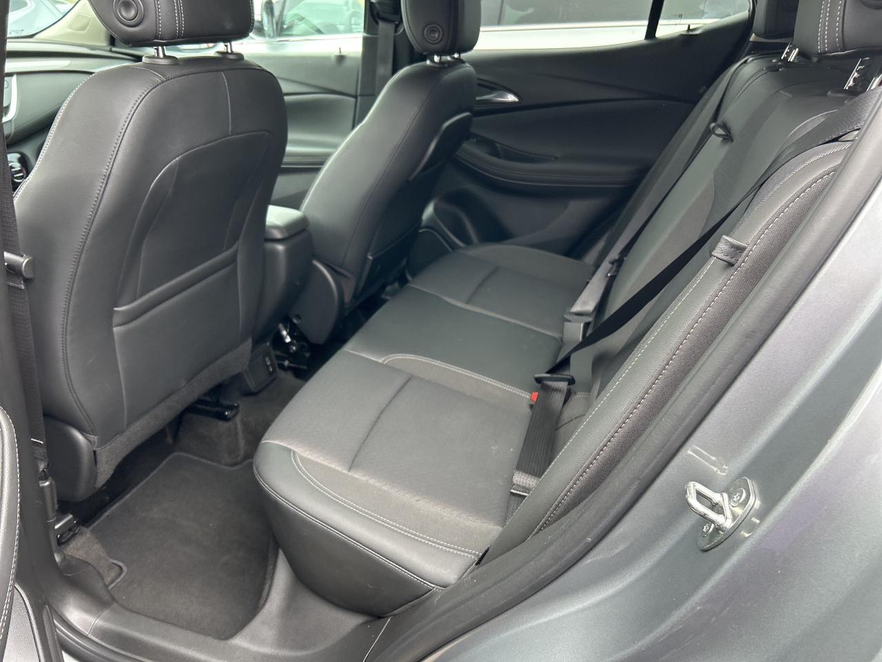 2023 Buick Encore GX REMOTE START, AWD, HEATED SEATS, CLEAN CARFAX! - Photo #10