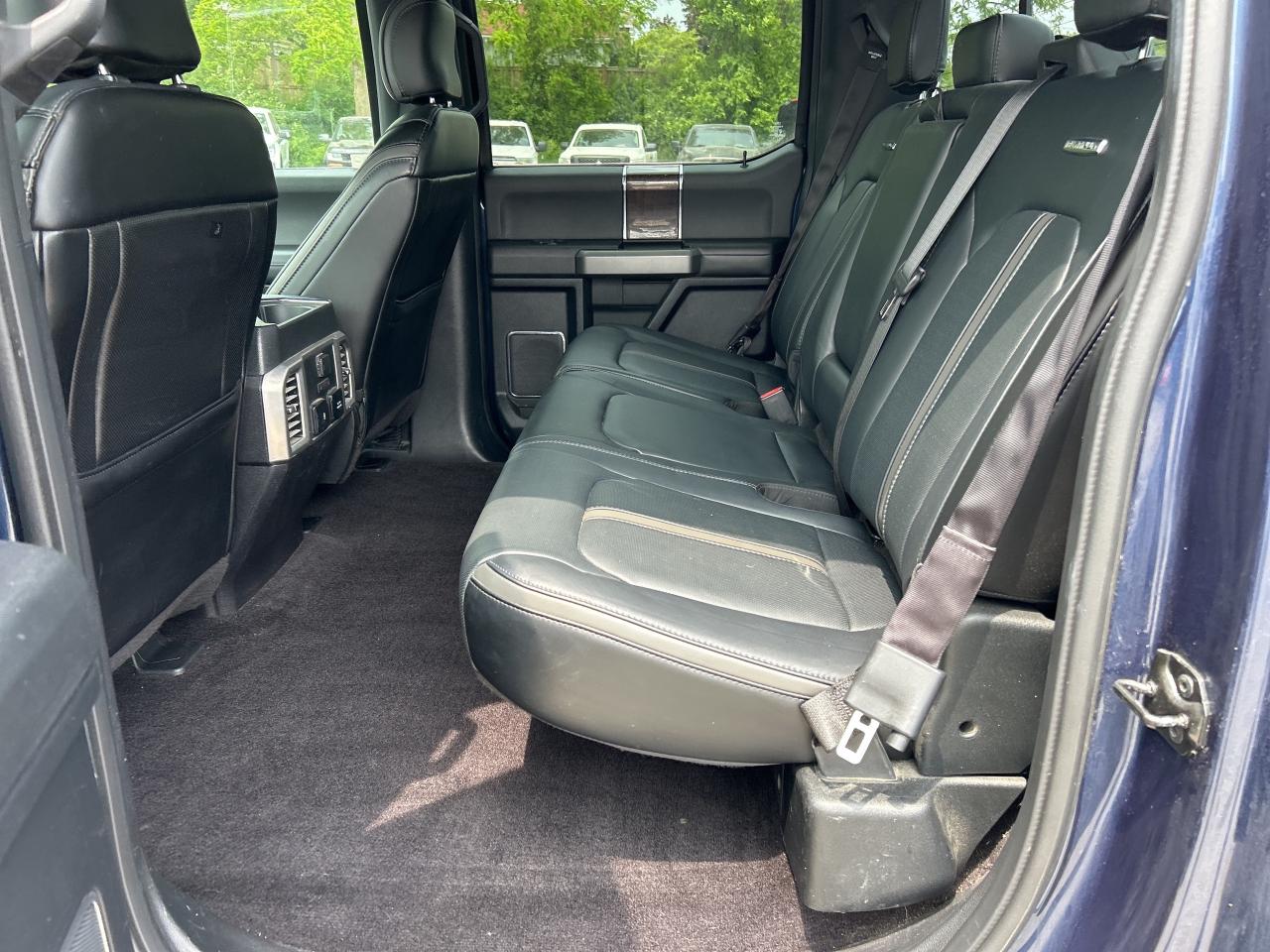 2017 Ford F-150 PLATINUM, HEATED/ COOLED LEATHER, CLEAN CARFAX! - Photo #12