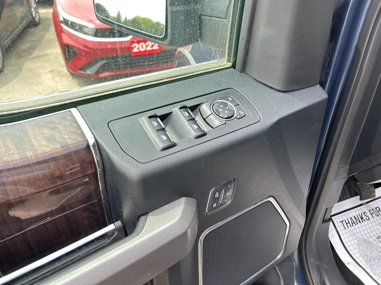 2017 Ford F-150 PLATINUM, HEATED/ COOLED LEATHER, CLEAN CARFAX! - Photo #15