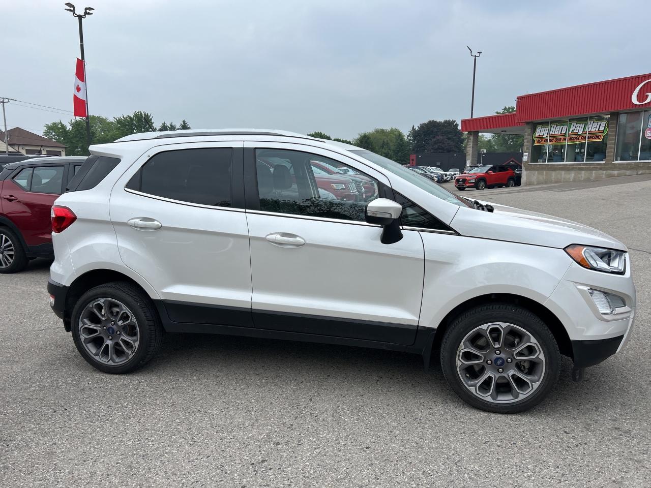 2022 Ford EcoSport TITANIUM, CLEAN CARFAX, SUNROOF, LEATHER! - Photo #4