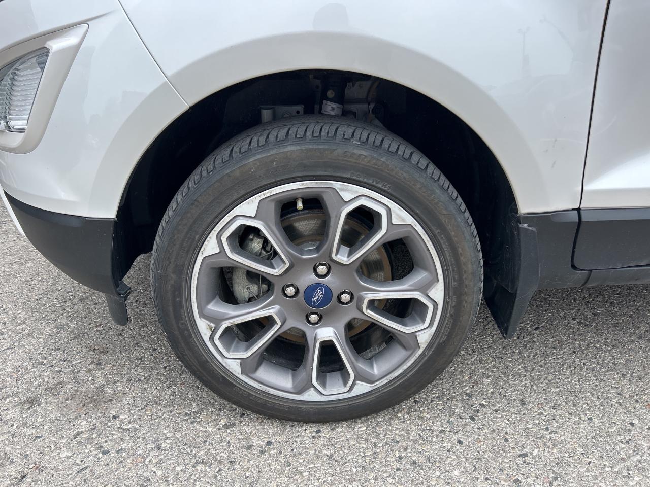 2022 Ford EcoSport TITANIUM, CLEAN CARFAX, SUNROOF, LEATHER! - Photo #9