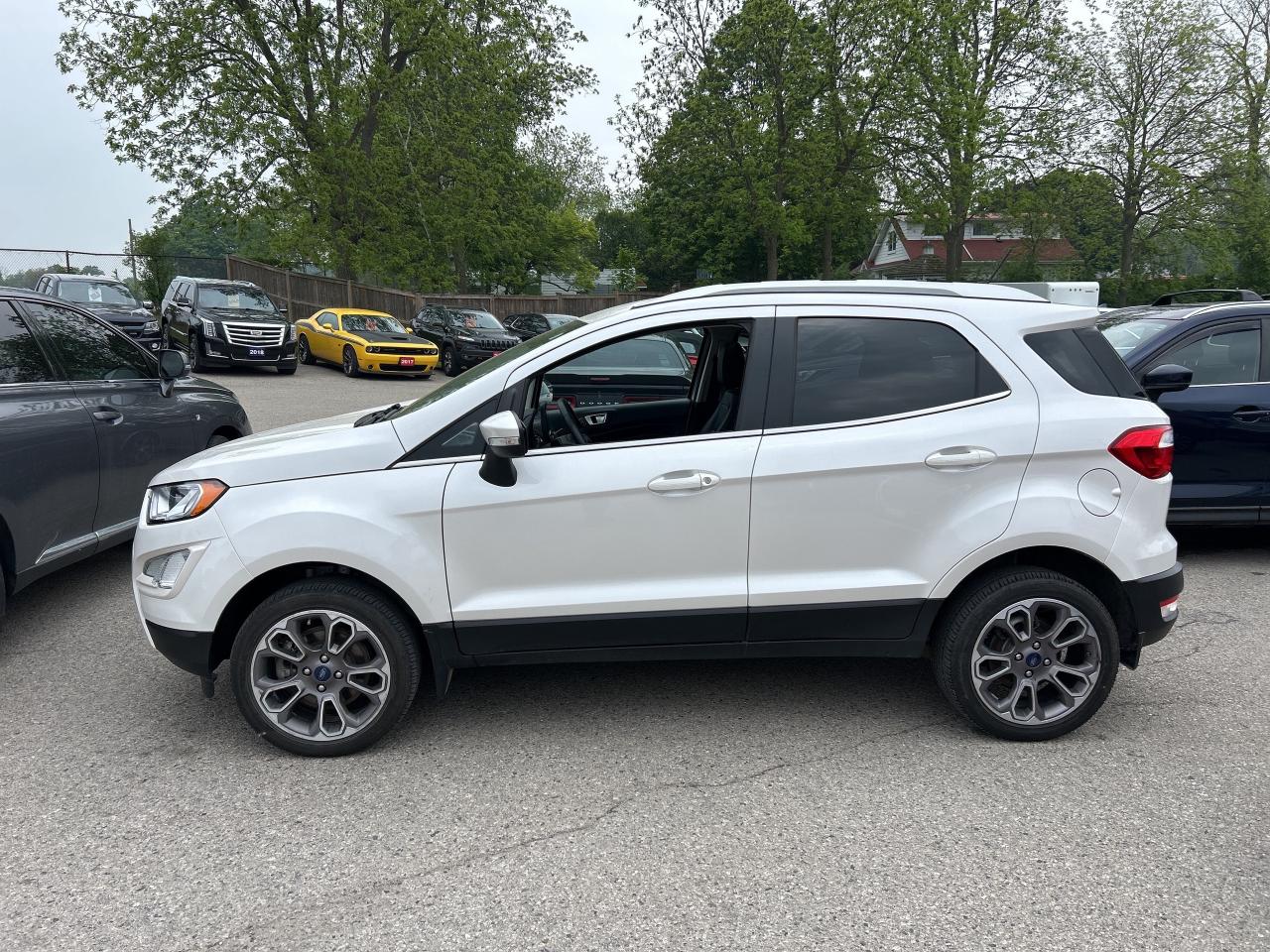 2022 Ford EcoSport TITANIUM, CLEAN CARFAX, SUNROOF, LEATHER! - Photo #8