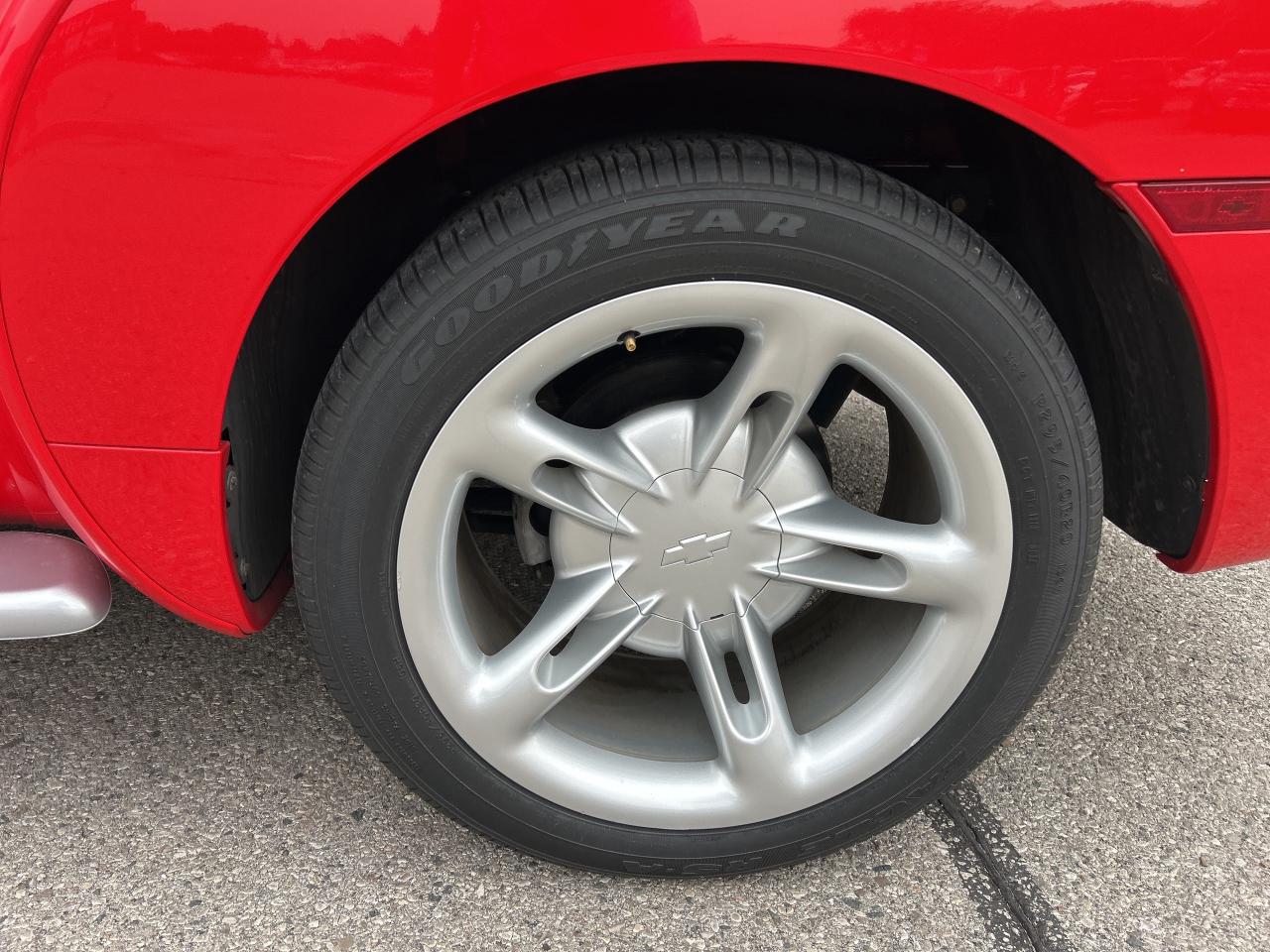 2004 Chevrolet SSR LT, COUPE, CONVERTIBLE, LEATHER, 5.3 LITER! - Photo #10