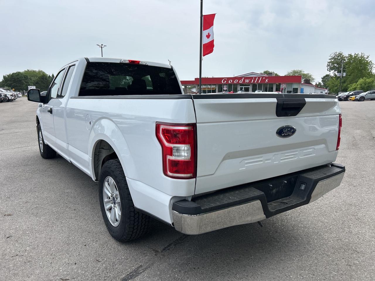 2020 Ford F-150 XLT, 8' BOX, CLEAN CARFAX, BACK UP CAMERA! Photo