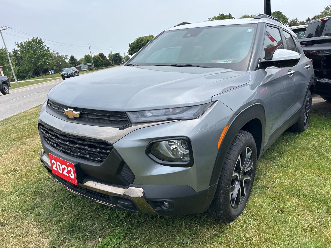 2023 Chevrolet TrailBlazer ACTIV, SUNROOF, REMOTE START, CLEAN CARFAX, AWD! - Photo #2