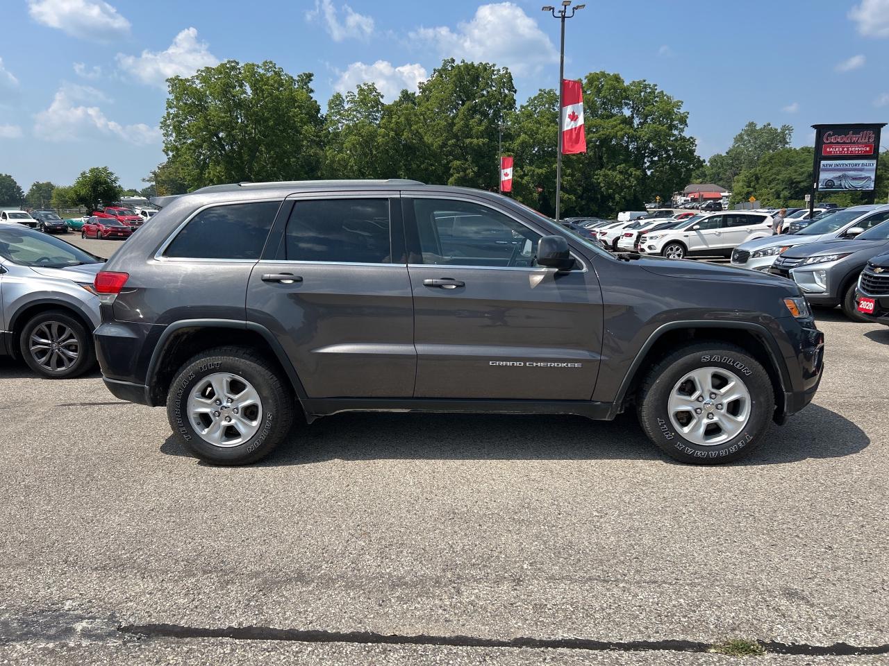 2015 Jeep Grand Cherokee LAREDO, 4X4! - Photo #5